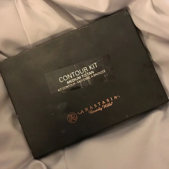 Anastasia Beverly Hills Contour Palette - Picture 2 of 3
